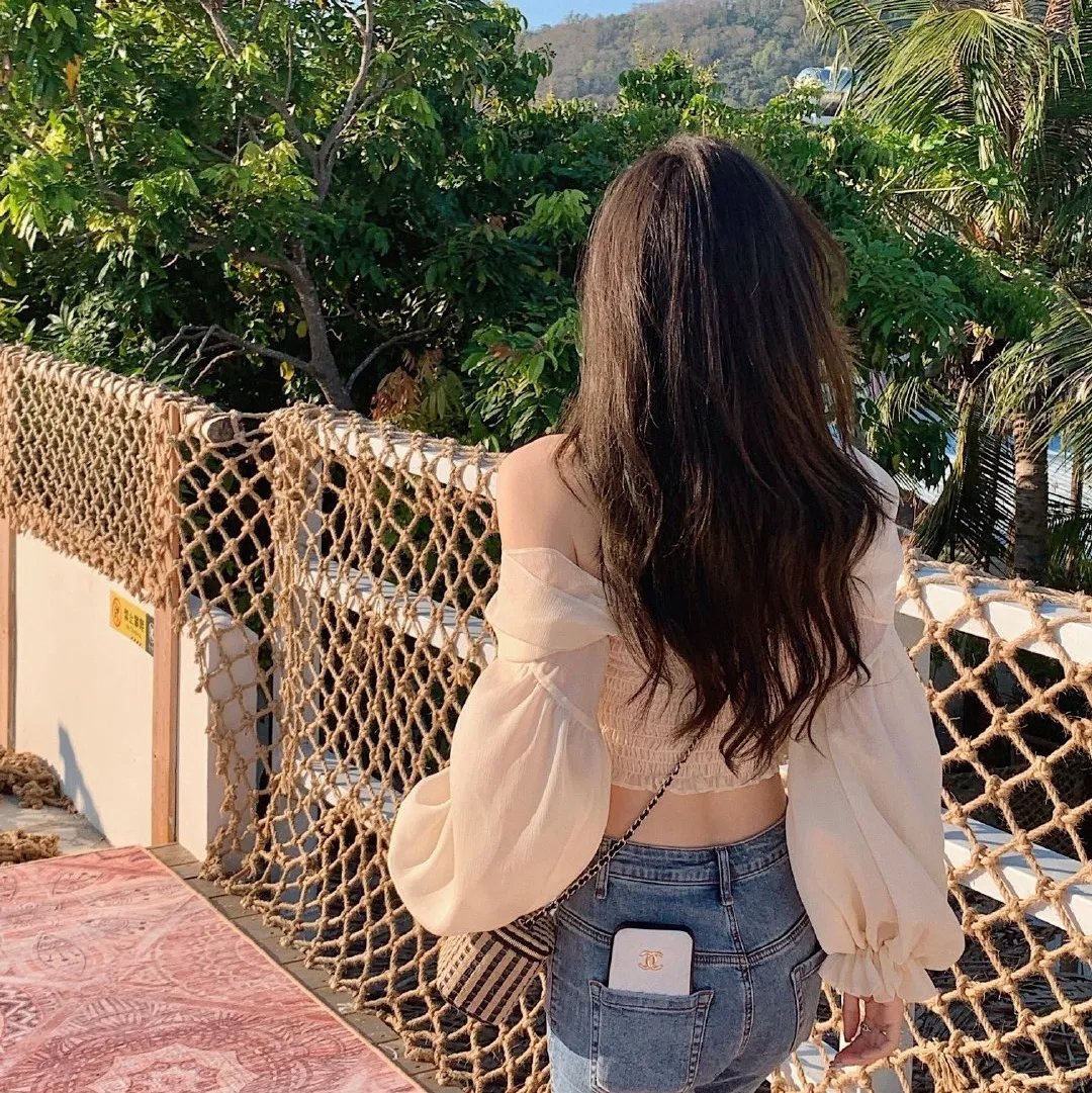 弟弟别闹姐姐抱抱